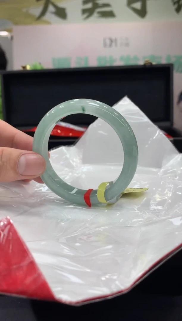 未镶嵌手镯翡翠翡翠手镯