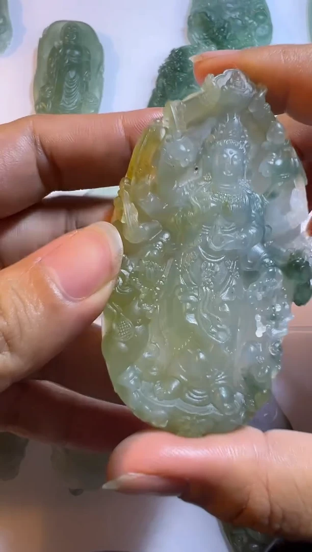 定制翡翠未镶嵌挂件