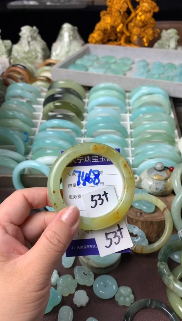 【闪购商品】蛇纹石玉手镯未镶嵌7468