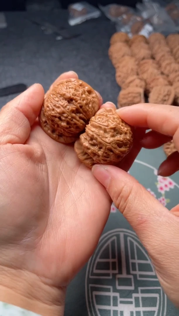 把件文玩核桃w75  血麒麟 42尺