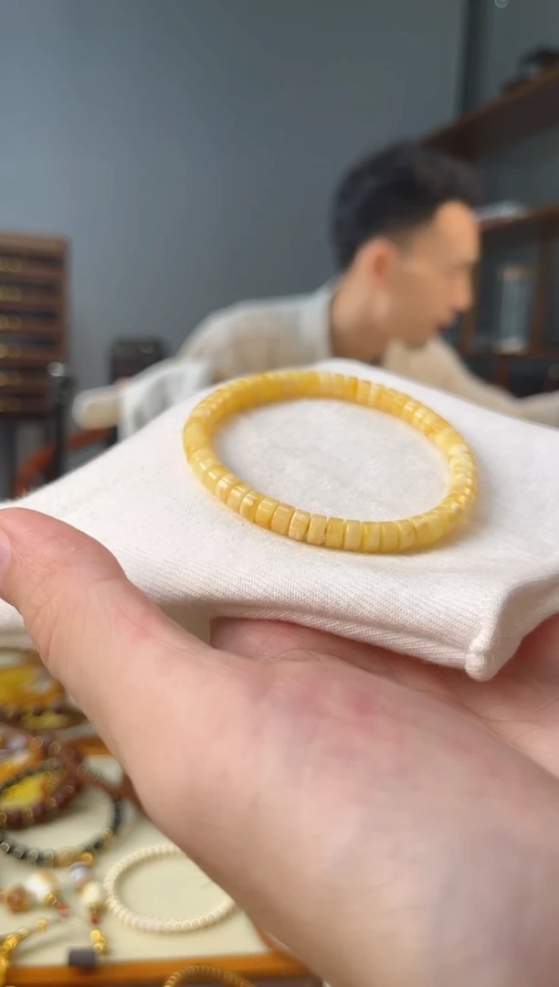 未镶嵌琥珀裸石琥珀蜜蜡（多样性发其一）