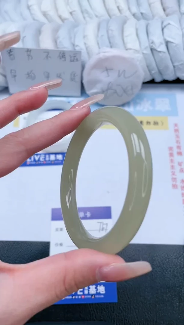 【闪购商品】石英质玉手镯未镶嵌T67-58