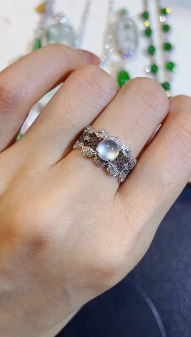 颈饰18K金镶嵌翡翠团购6