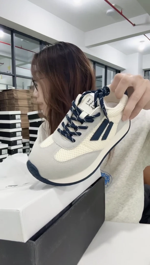 板鞋妮妮严选女鞋37码