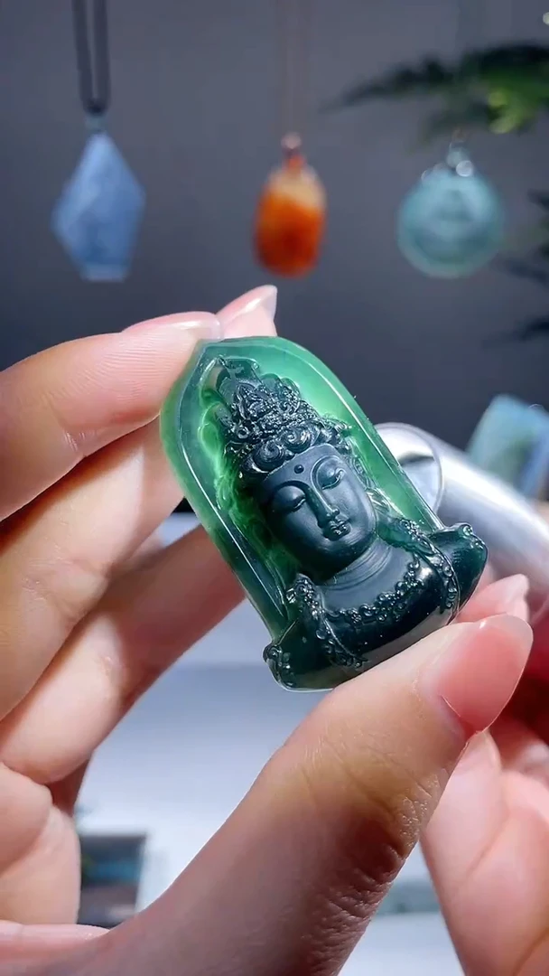 颈饰未镶嵌翡翠观音头