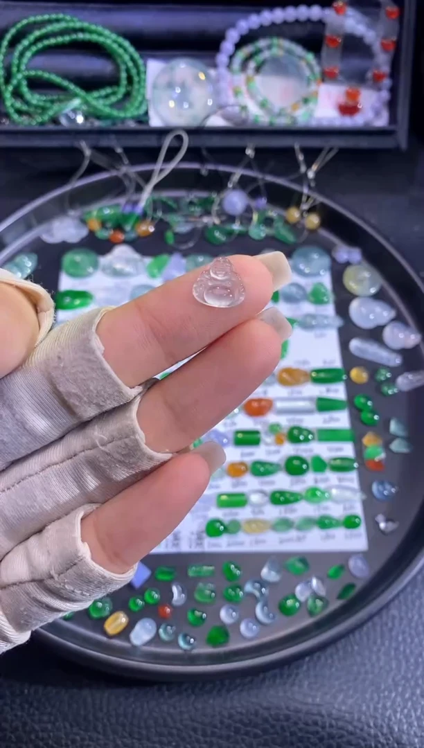 未镶嵌挂件翡翠佛公