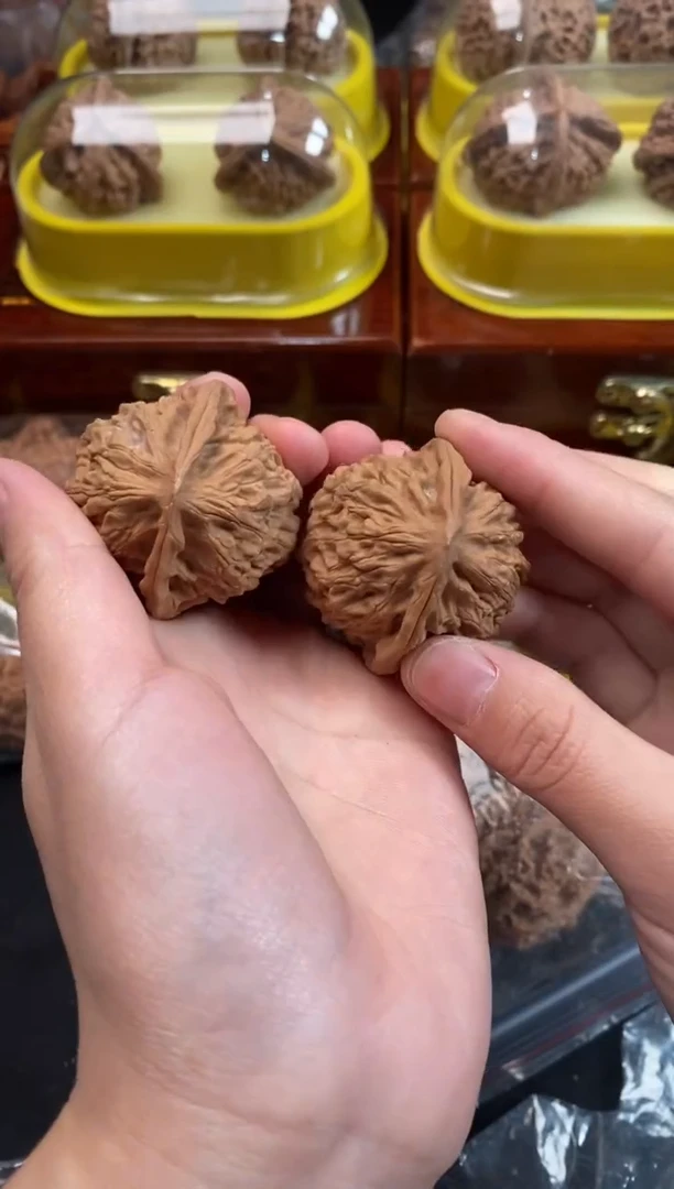 把件文玩核桃金牛41尺Q085