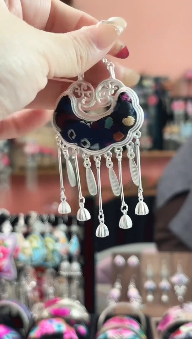 织绣艺枝独绣手工饰品174