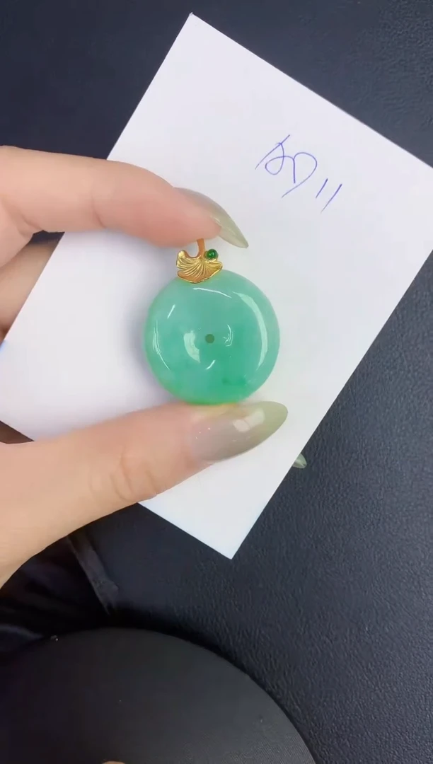 翡翠未镶嵌颈饰缅甸天然翡翠A货