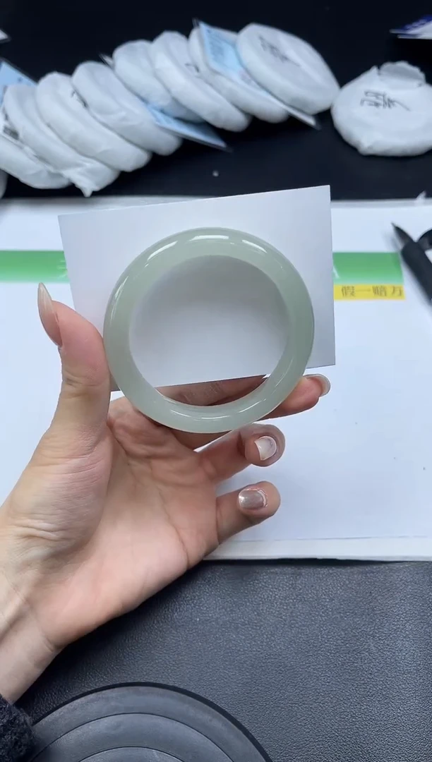 未镶嵌手镯石英质玉109