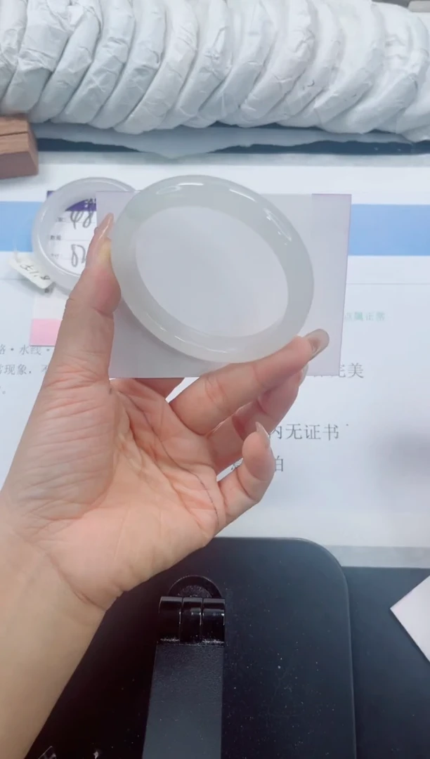 未镶嵌手镯石英质玉49-56.6