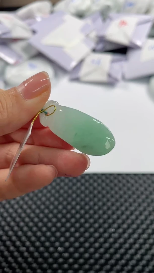 颈饰未镶嵌翡翠8847 福瓜