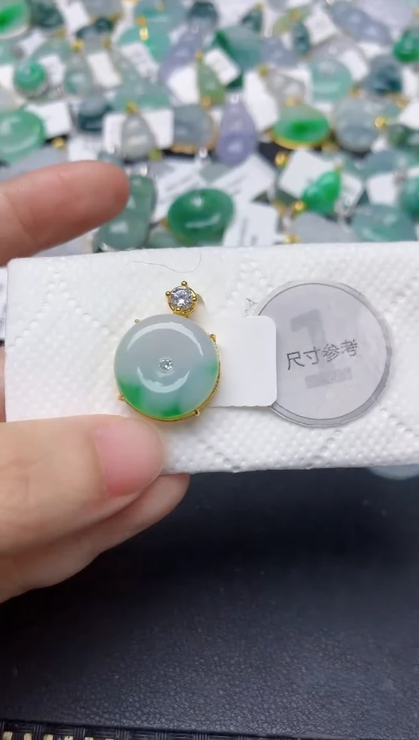 颈饰未镶嵌翡翠天然缅甸A货翡翠