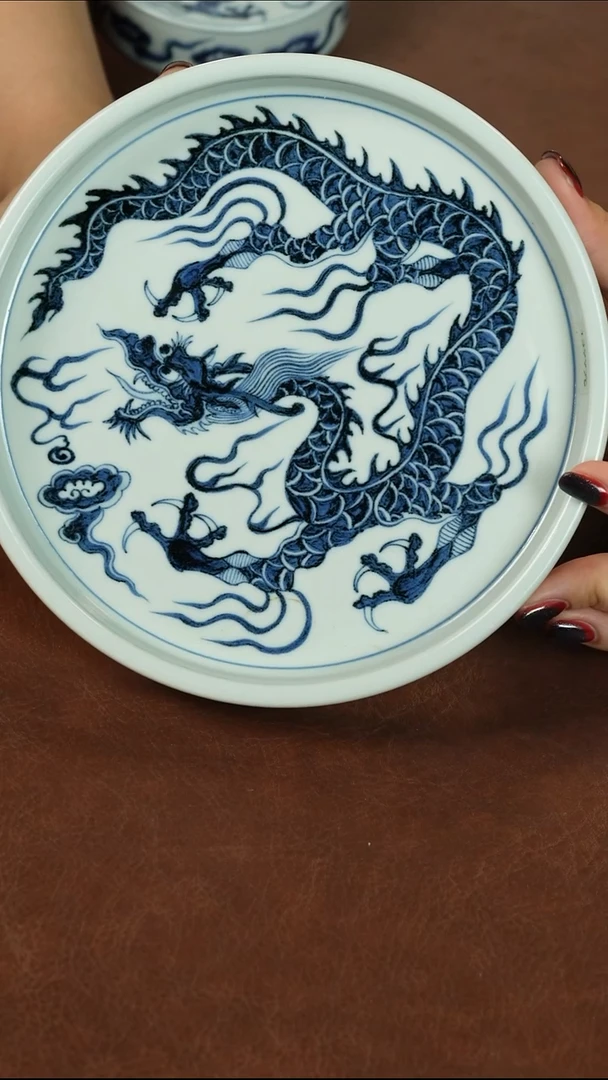 元青花铠甲龙纹壶承