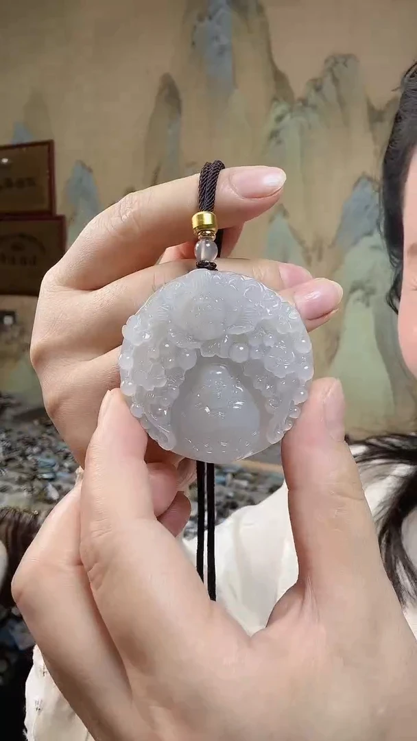 颈饰未镶嵌和田玉.