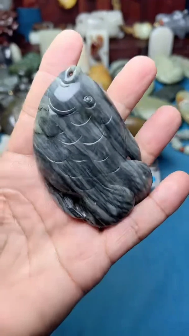 和田玉未镶嵌把件-