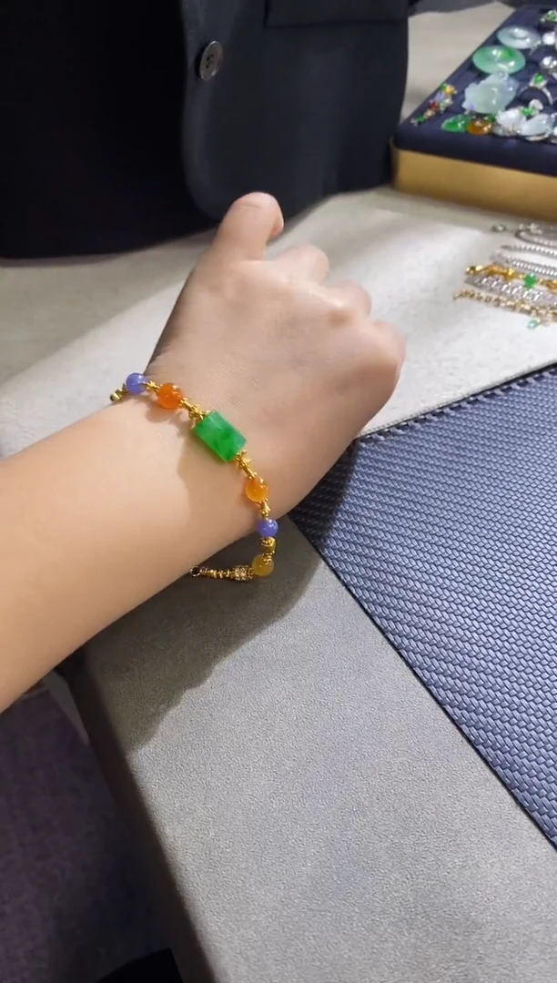 【闪购商品】翡翠挂件未镶嵌盘缠手串