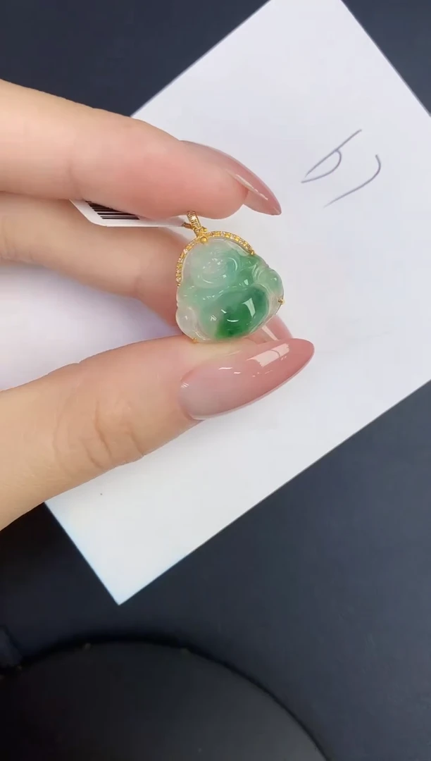 翡翠18K金镶嵌颈饰缅甸天然翡翠A货