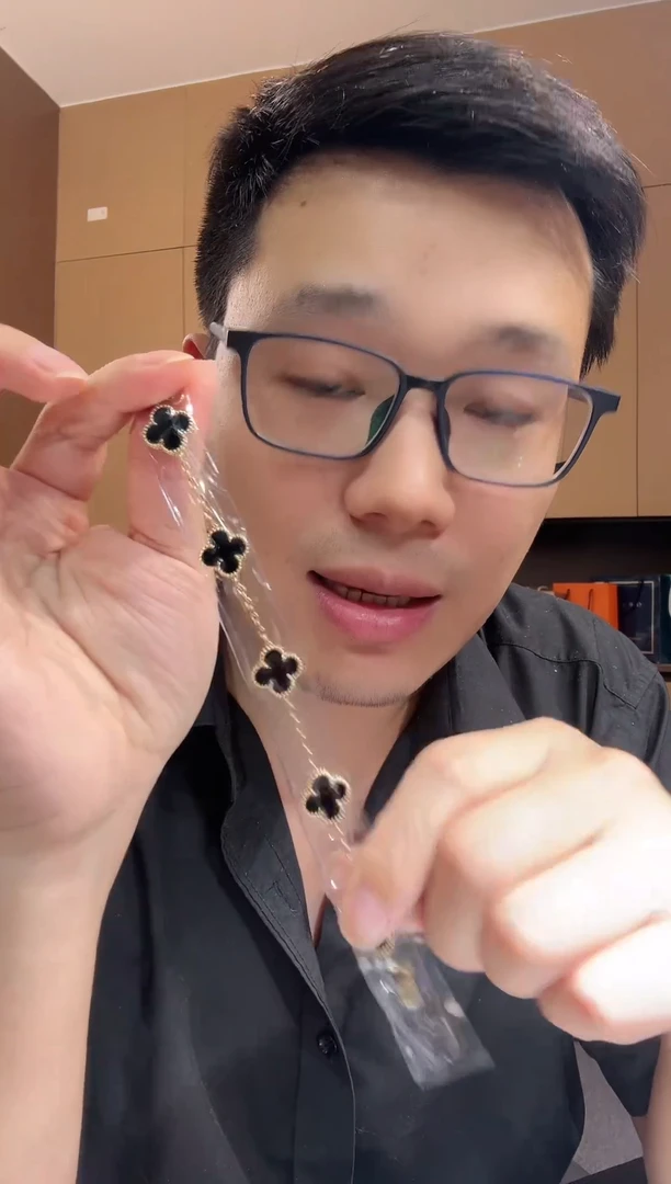 【闪购商品】玛瑙/玉髓手链18K金镶嵌黑色k黄，五花手链GHJ