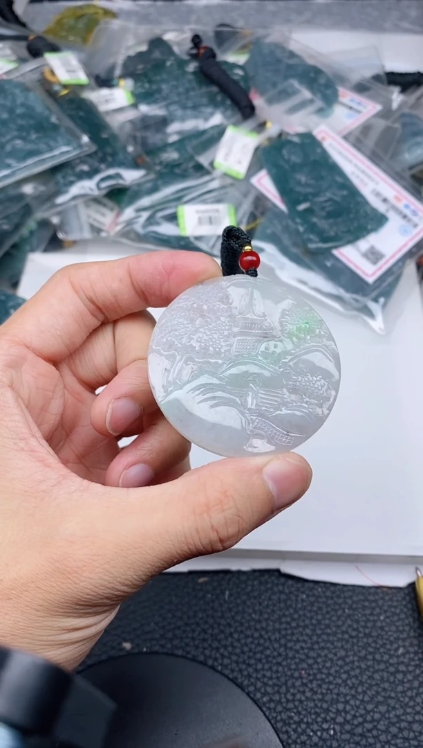 颈饰未镶嵌翡翠