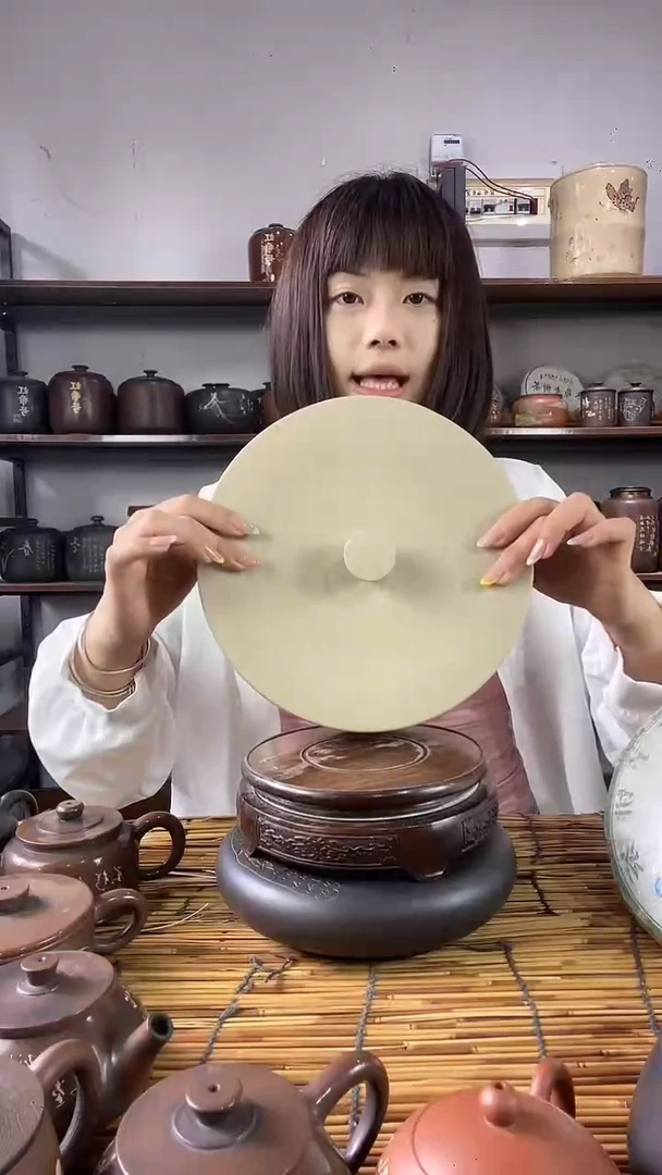 22建水紫陶手工精磨白泥饼盒