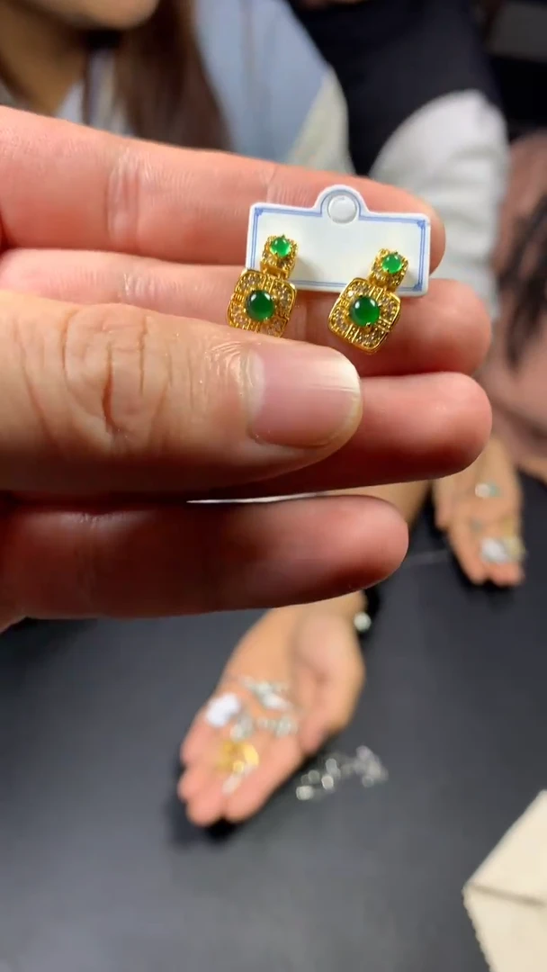 【闪购商品】翡翠耳饰未镶嵌0984701146/多样性发一