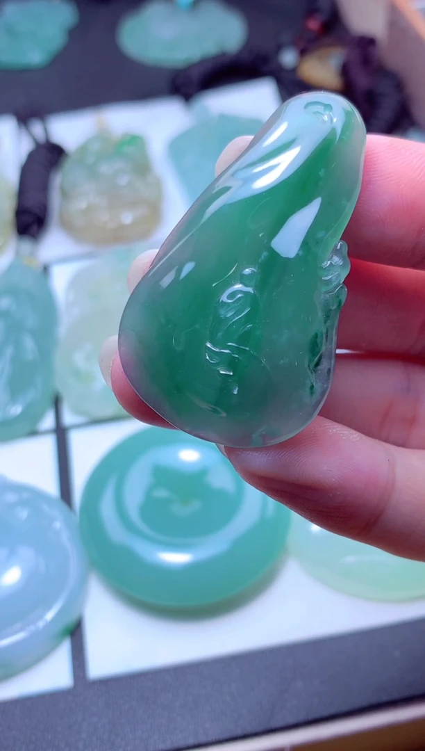 颈饰未镶嵌翡翠天然A货翡翠