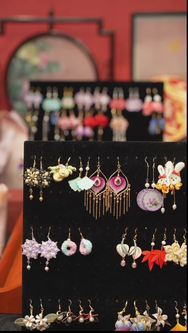 刺绣更****0非遗苏绣绒花手工饰品