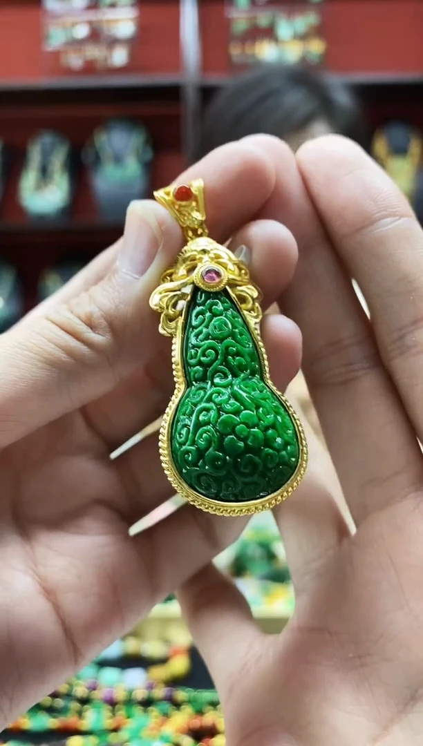 颈饰未镶嵌翡翠吊坠