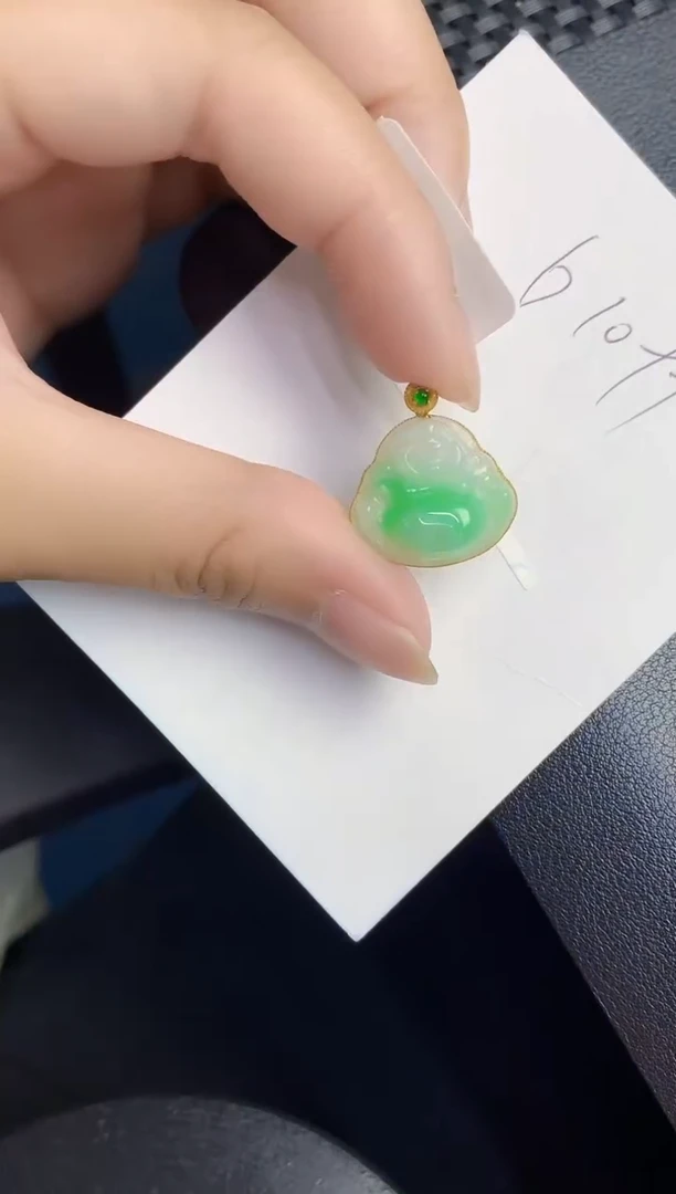 翡翠18K金镶嵌颈饰000000000