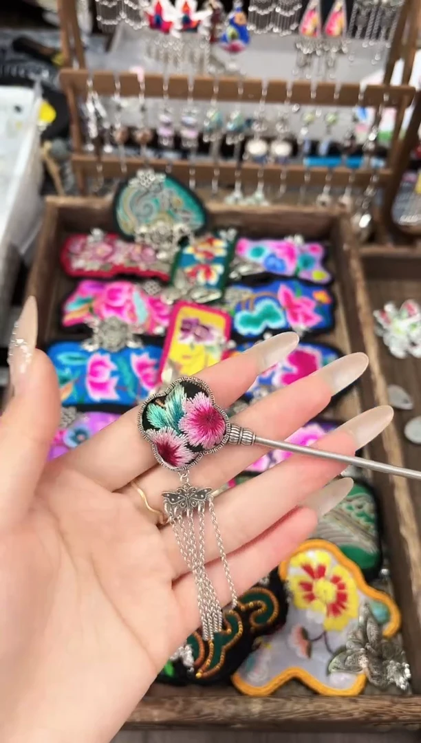 织绣民族风非遗老绣苗银饰品716