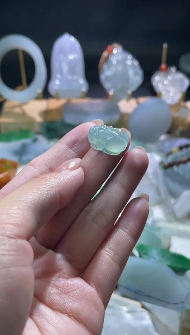 未镶嵌定制翡翠貔貅