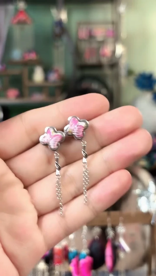 彩云南阁非遗老绣饰品677*