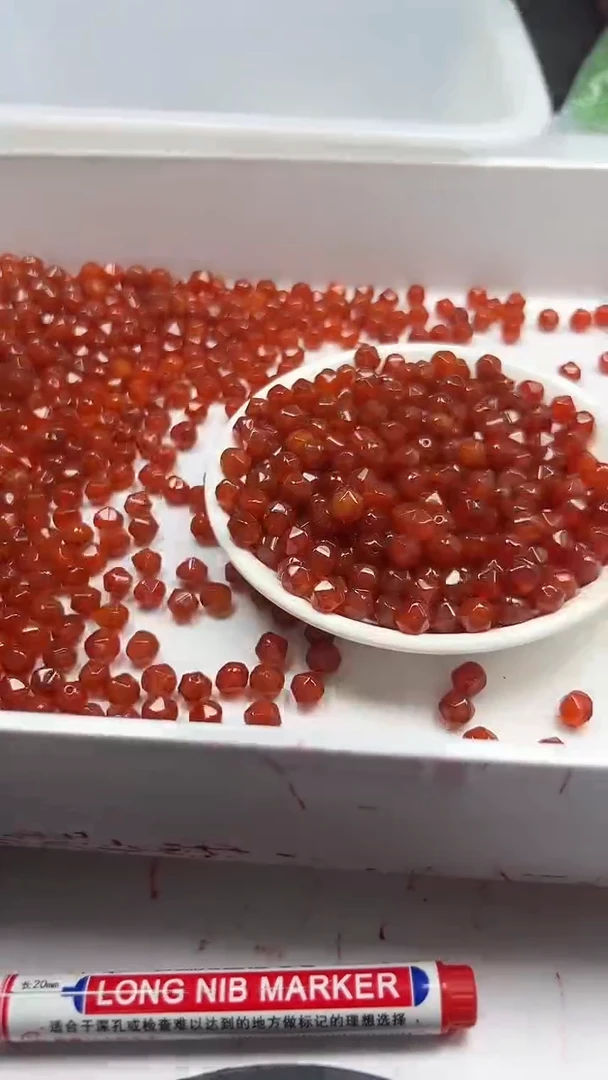 颈饰未镶嵌南红玛瑙W1039云南保山肉南红切面8MM*30颗