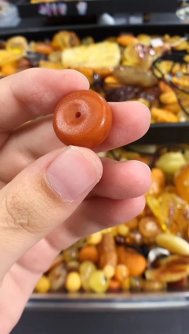 蜜蜡未镶嵌珠宝奇石1