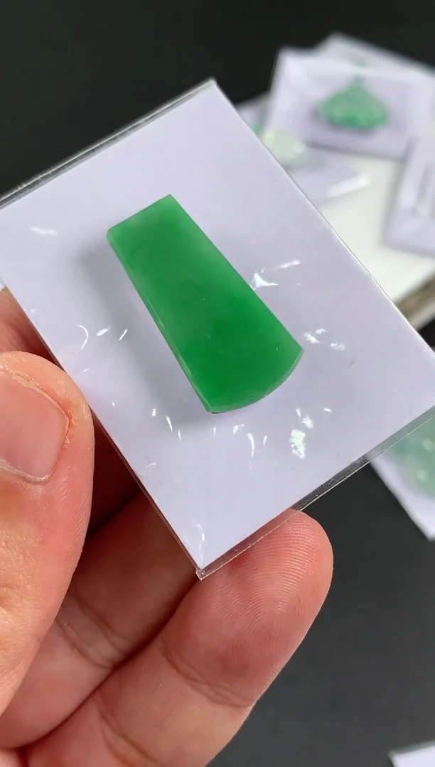未镶嵌定制翡翠翡翠