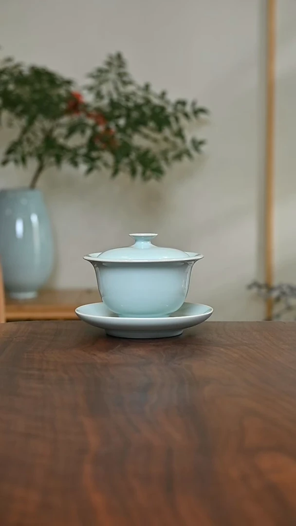 元宝盖碗 天青 微瑕 朱法喜款