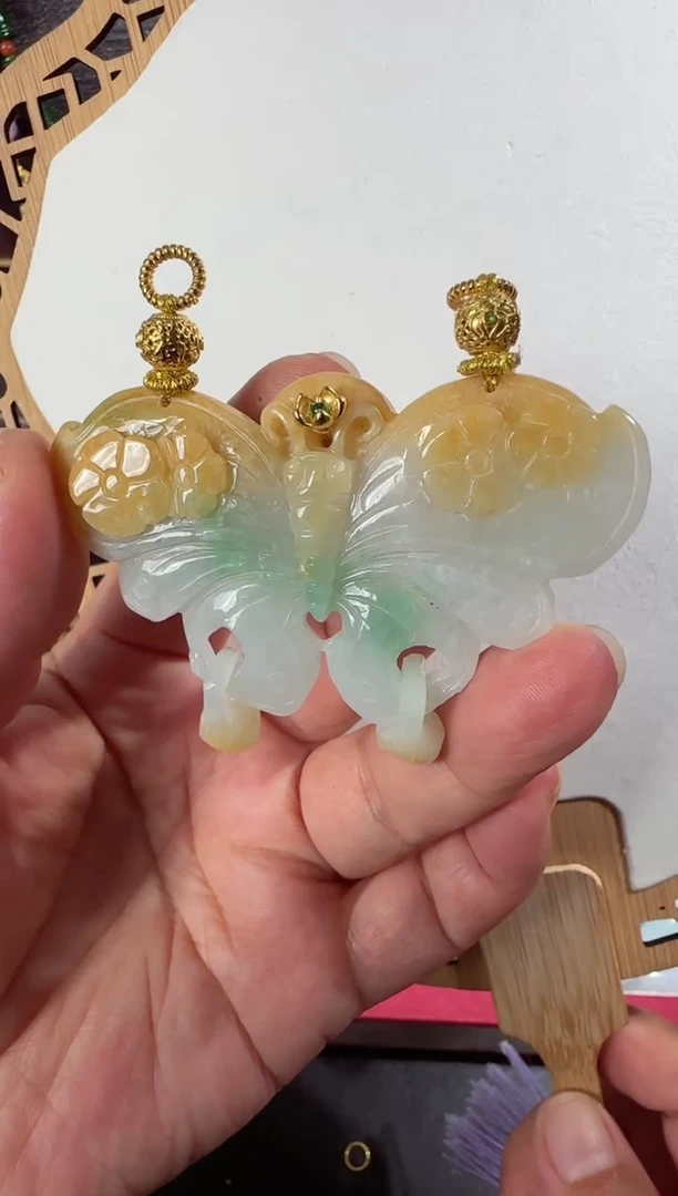 颈饰未镶嵌翡翠吊坠