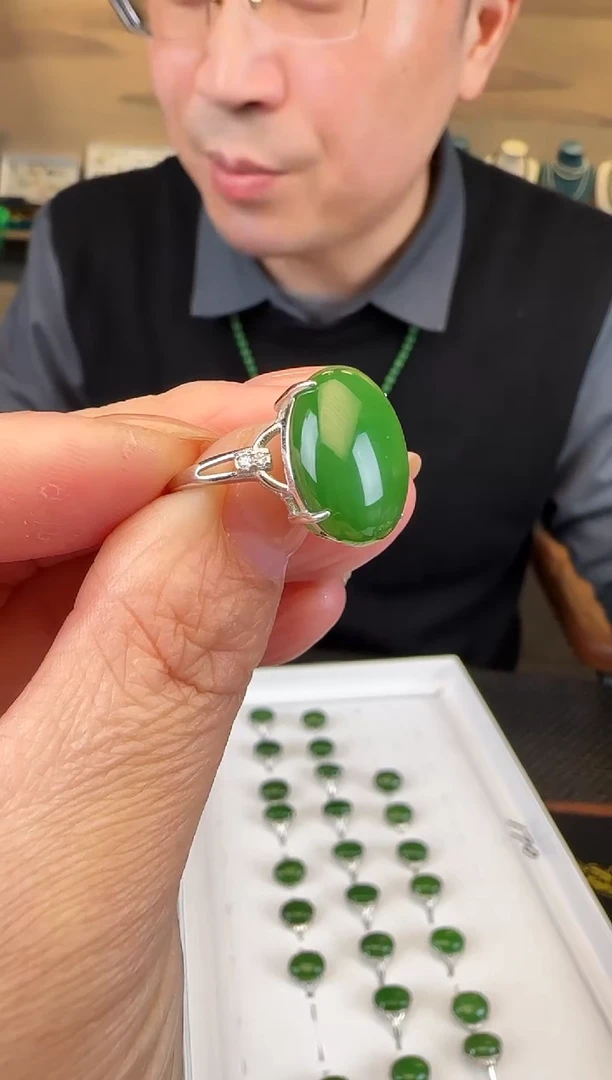 银S925镶嵌戒指和田玉椭圆蛋面（多样性发一件）