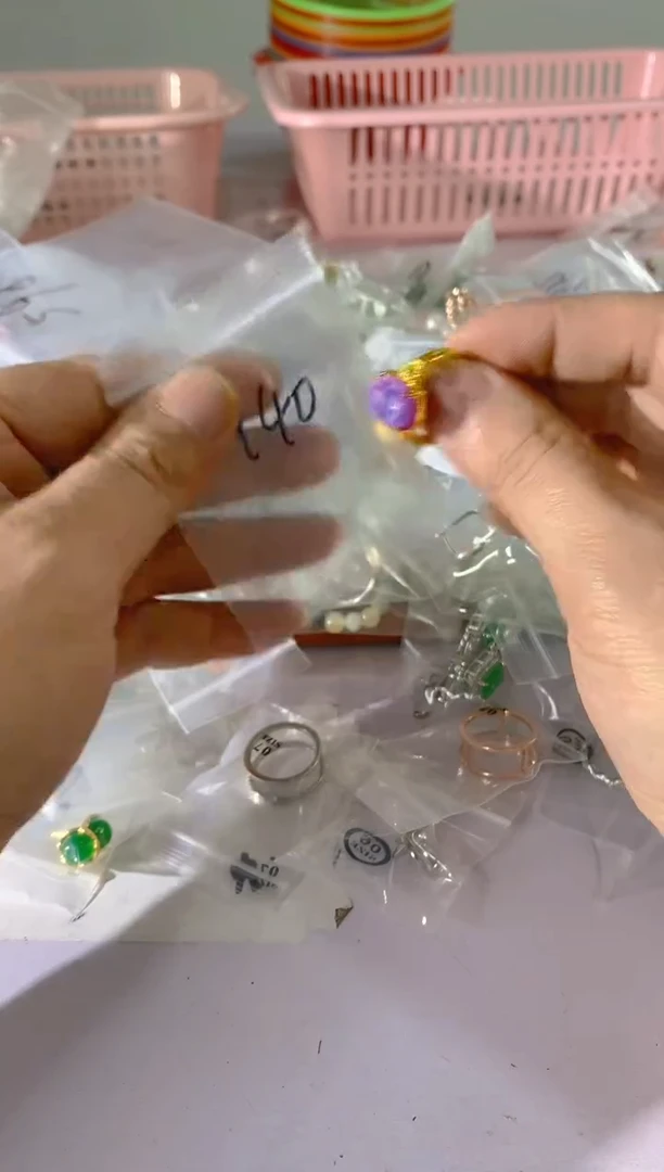 【闪购商品】水晶颈饰银S925镶嵌940红宝，蓝宝，多样性发一件赠链