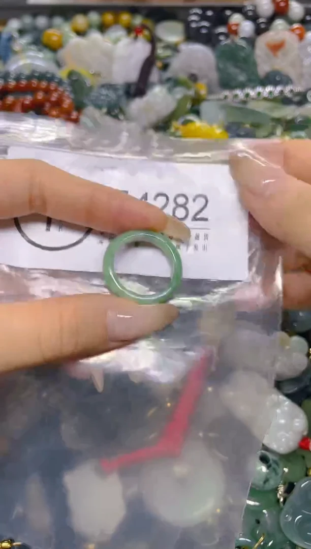 颈饰未镶嵌翡翠18.8MM/ T /翡翠A货，一件也是批发价