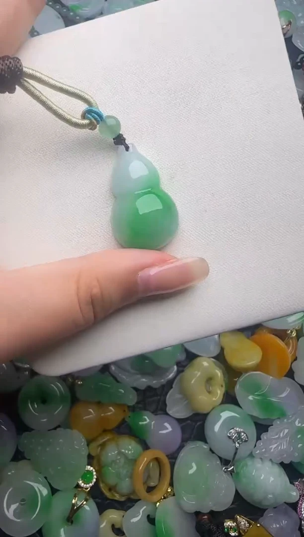 翡翠未镶嵌颈饰天然缅甸翡翠吊坠