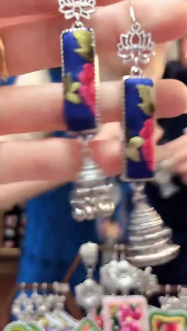 织绣云织谣民族风精美饰品   528