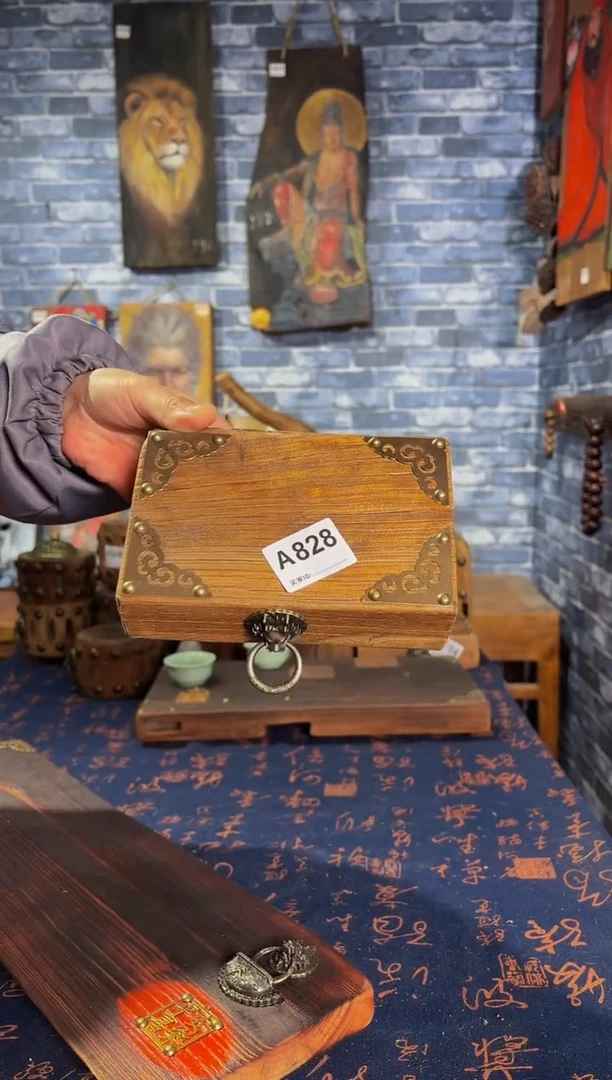 风化老门板丙烯画