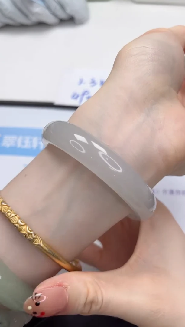 未镶嵌手镯石英质玉V138-57