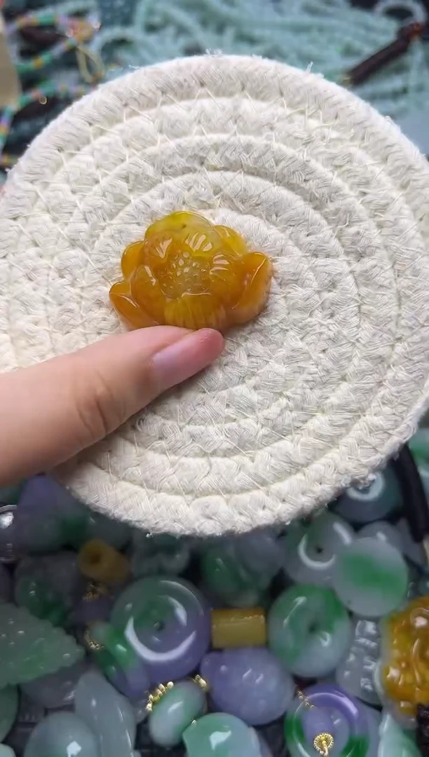 翡翠未镶嵌颈饰天然缅甸翡翠吊坠