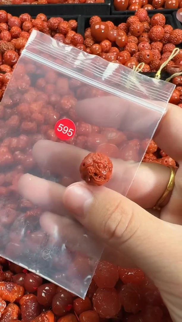 颈饰未镶嵌南红玛瑙1