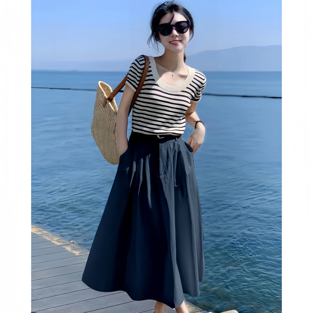 夏季新款高腰小个子休闲百搭半身裙子搭配经典款条纹大U领针织衫