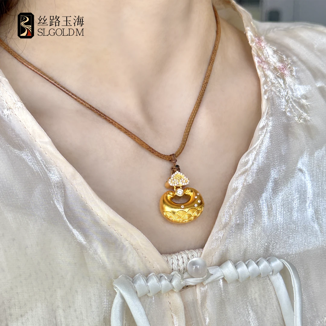 丝路玉海星砖锦鲤锁吊坠