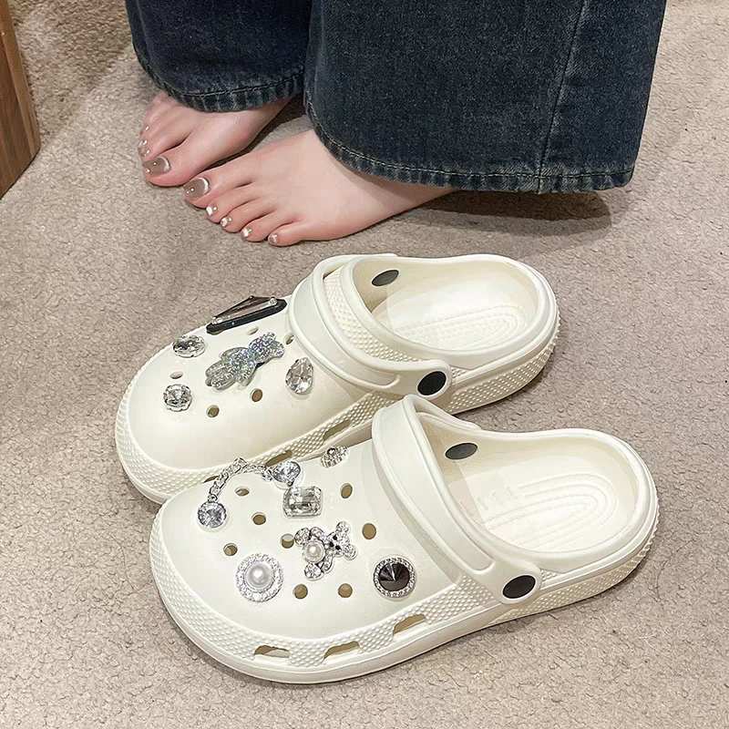 时尚e足厚底女网红洞洞鞋扣带休闲-